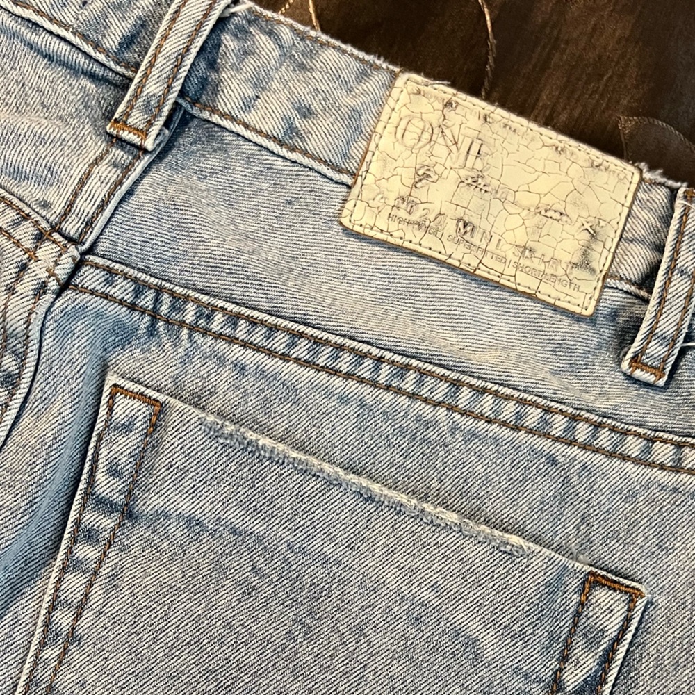 One Teaspoon Light Blue Distressed Denim Mini Skirt Women’s size 26/ Small - Picture 11 of 12